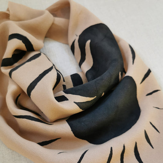 Annakhil scarf